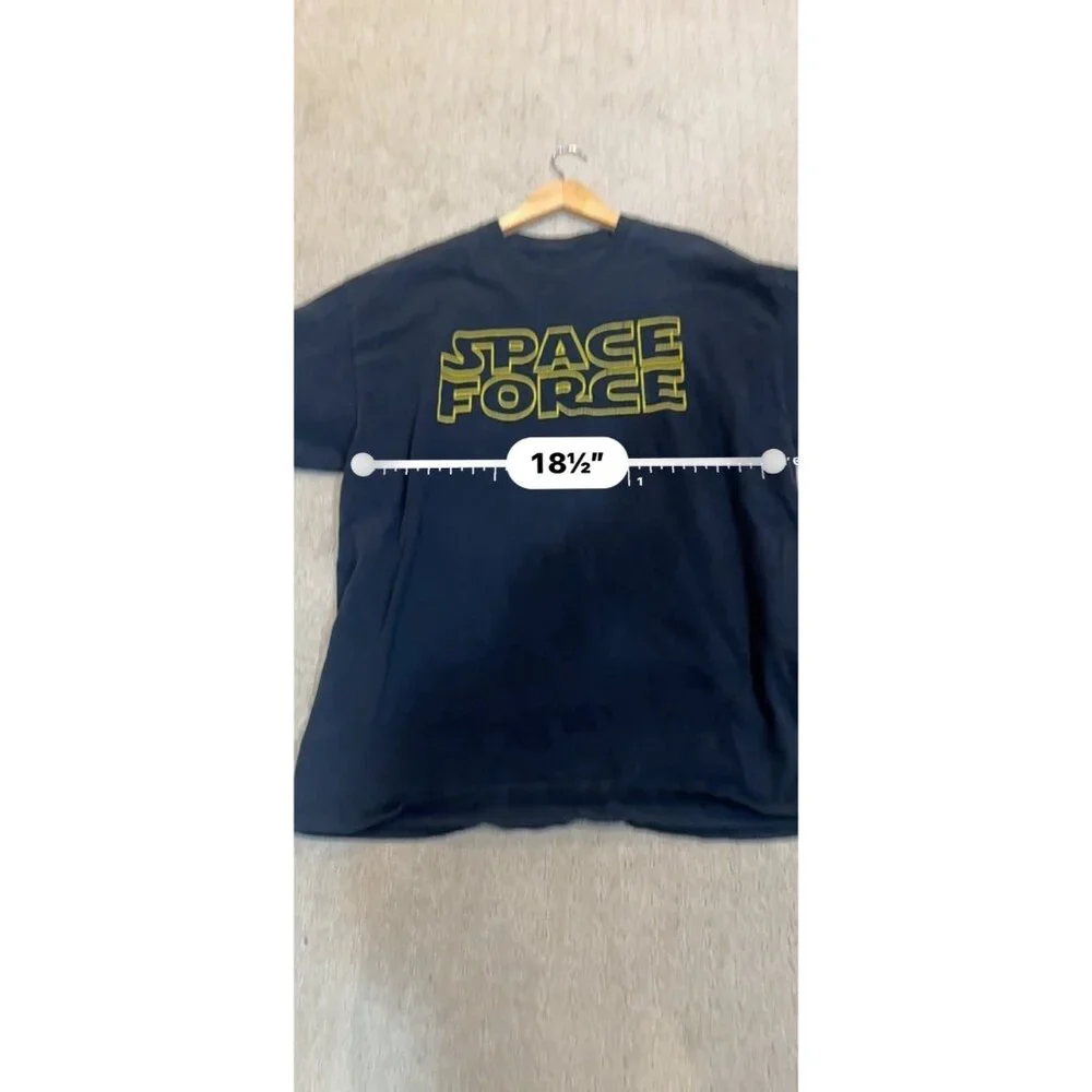 Space Form‎ T Shirt Size XL